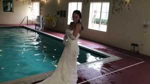 wet-wedding-bride-falls-in-the-pool_7.jp